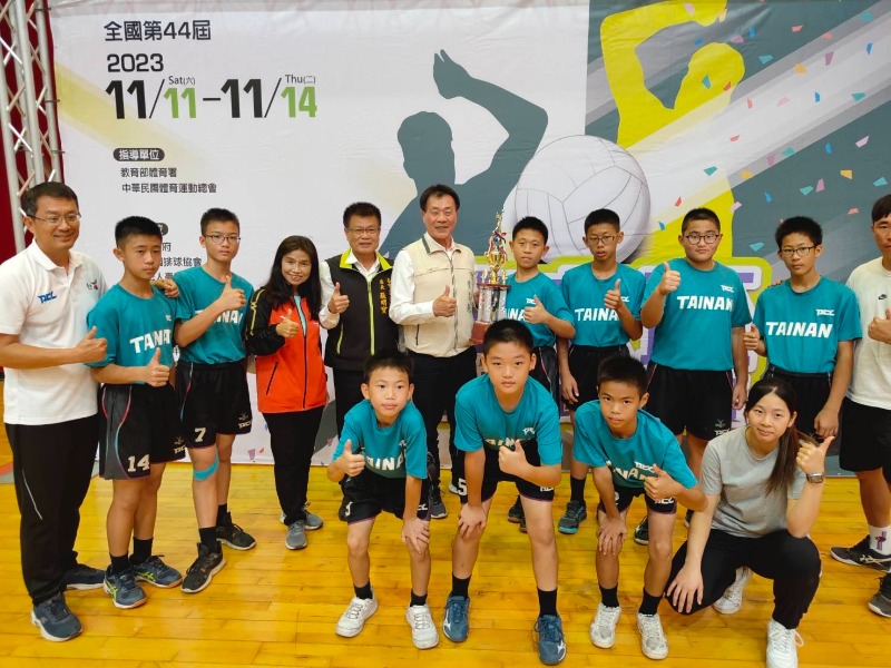 1121114第44屆華宗盃排球錦標賽 臺南市六甲國小男童六年級組季軍