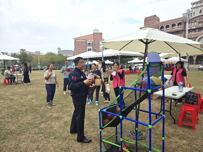 2025臺南曾文風箏嘉年華市長黃偉哲體驗闖關遊戲