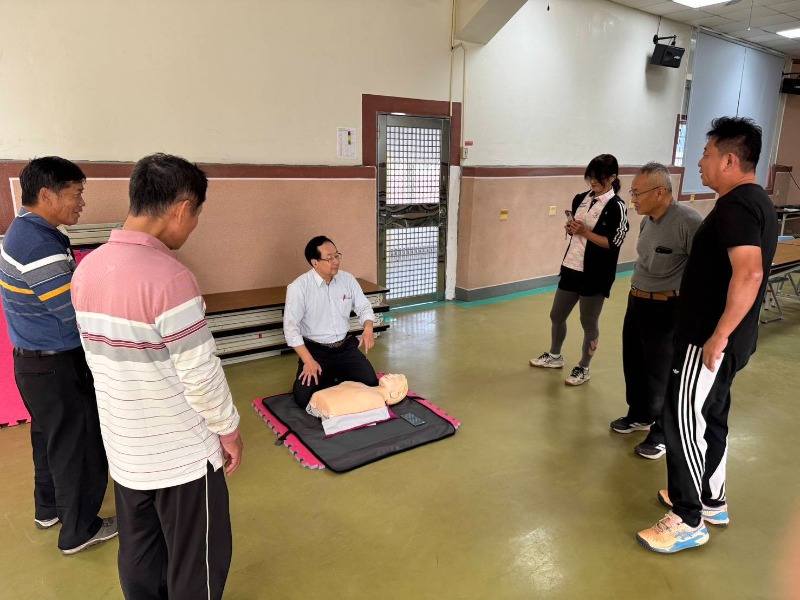 成大醫院張志然醫師講解CPR操作