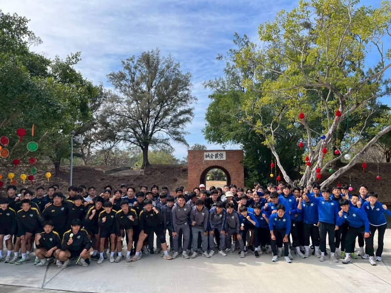 「2026年第一屆府城盃國際青年七人制橄欖球邀請賽」各隊伍參訪億載金城合影