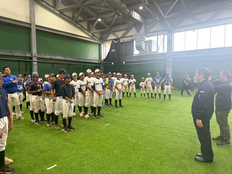 市長探班樂天公益與球員相見歡