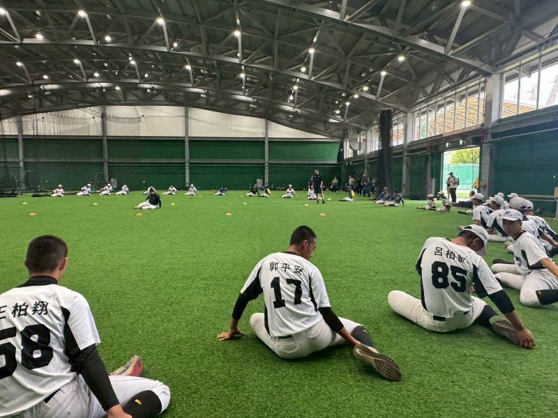 韓國球員親自指導臺南三級棒球年輕選手