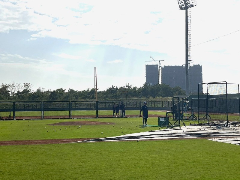 樂天巨人球員於成棒副球場進行打擊練習