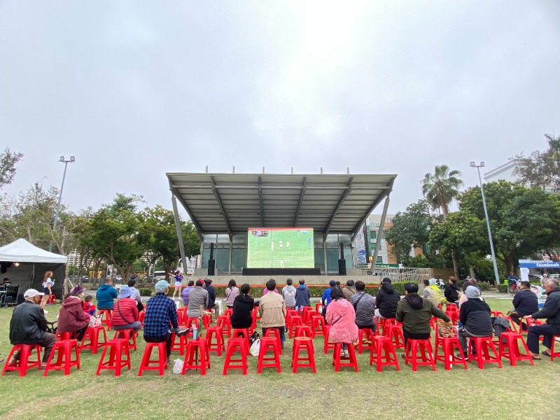 2026WBC世界棒球經典賽轉播民眾齊聚永華市政中心西側廣場為中華隊加油