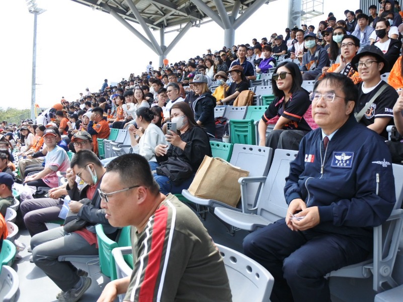 2026年中華職棒熱身賽熱鬧開打 市長進場為統一獅加油