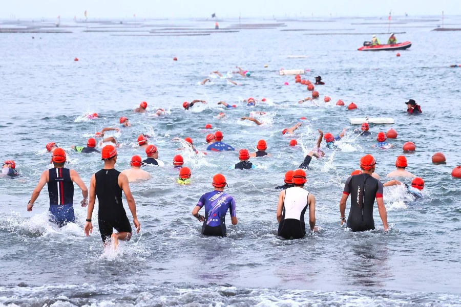 2026臺南全國鐵人三項錦標賽游泳實況