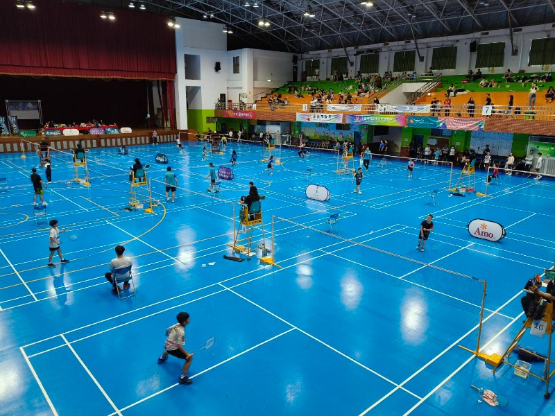 新市全民運動中心羽球館