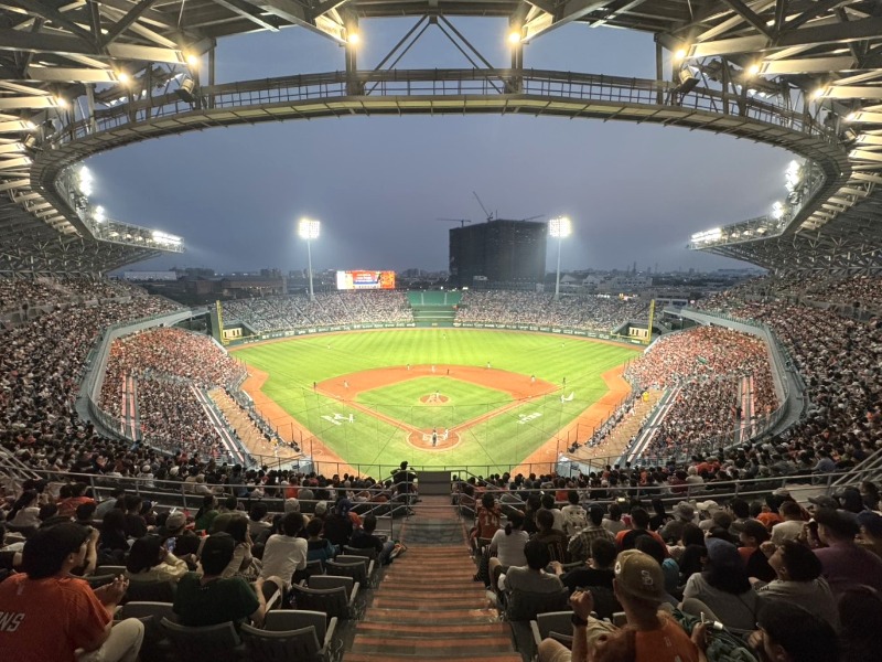 臺南亞太國際棒球訓練中心成棒主球場3月29日開幕戰現場盛況