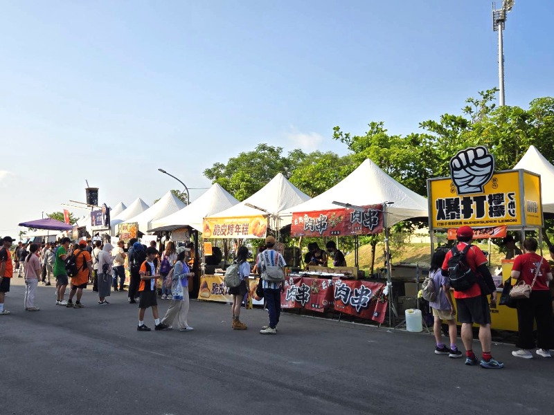 臺南亞太國際棒球訓練中心成棒主球場户外攤商展售實況