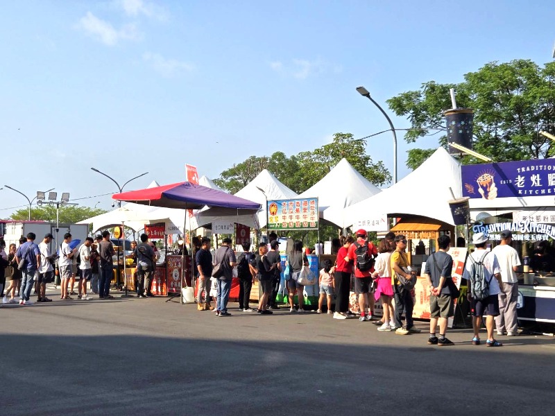 臺南亞太國際棒球訓練中心成棒主球場户外攤商展售實況