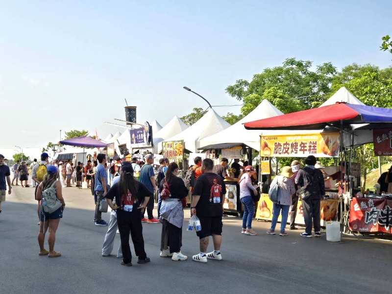 臺南亞太國際棒球訓練中心成棒主球場户外攤商展售實況