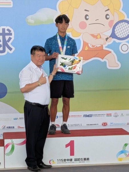 後壁國中國男組軟式網球單打方允亨金牌