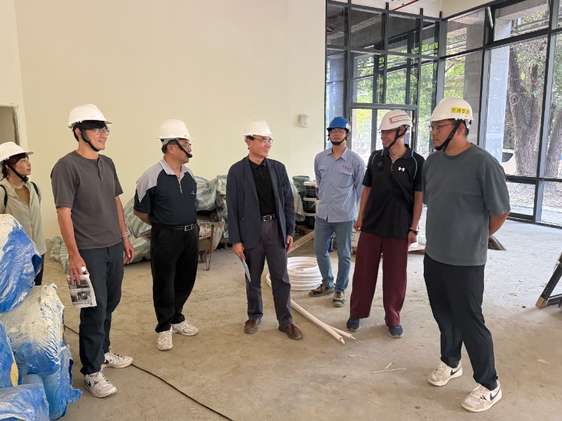 市府技監謝耀清會同參事郭伊彬率隊視察新營全民運動館新建工程