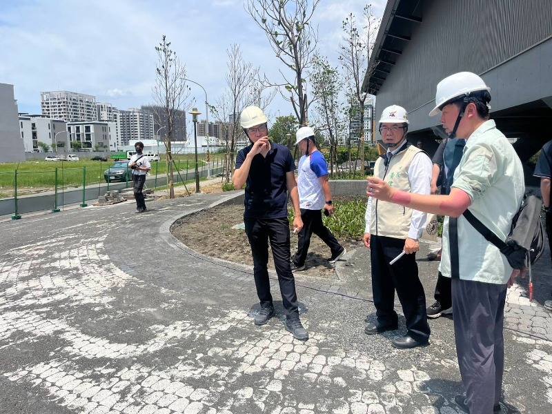 市長視察臺南市安南區全民運動館新建工程