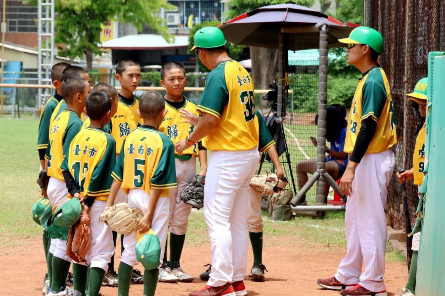 114學年度國小棒球運動聯賽軟式組全國賽比賽實況