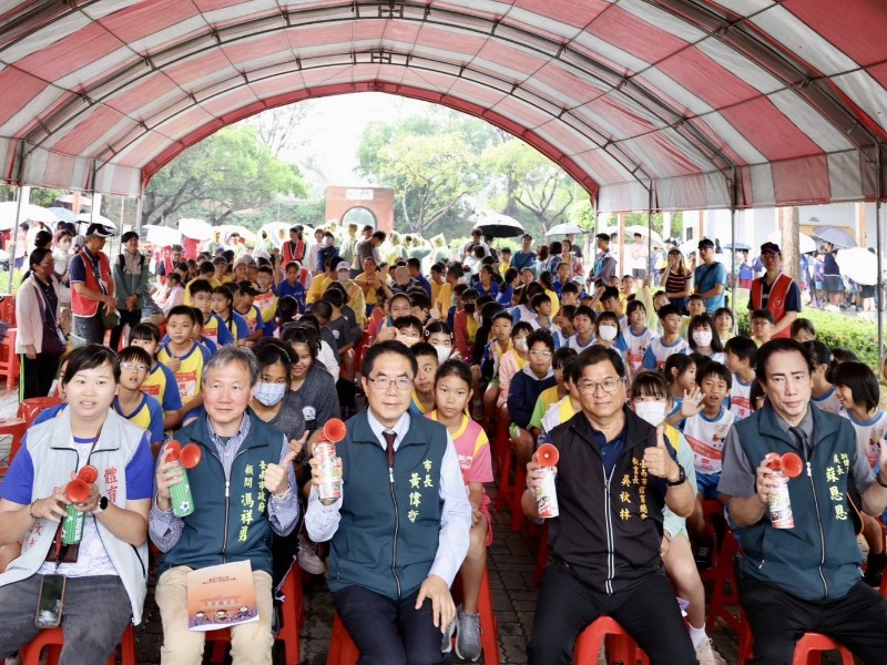 114學年度臺南市第5屆馬拉松接力班際對抗賽合影