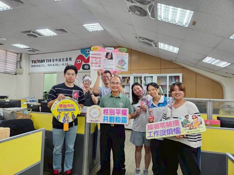 體育局母親節發送火鶴傳遞對同仁辛勞付出的感謝