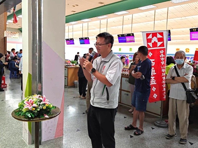 臺南市西藥盃身心障礙者保齡球賽體育局主秘王藝霖致詞