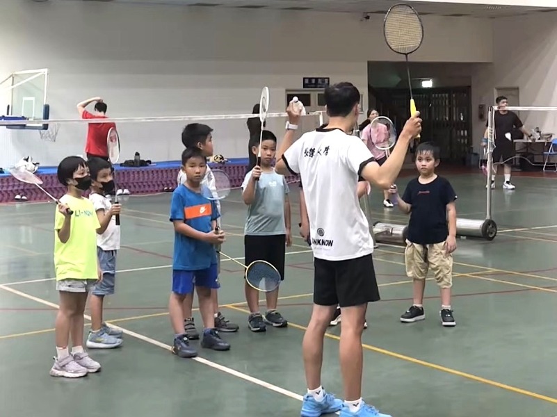 小綿羊俱樂部羽球活動現場教學